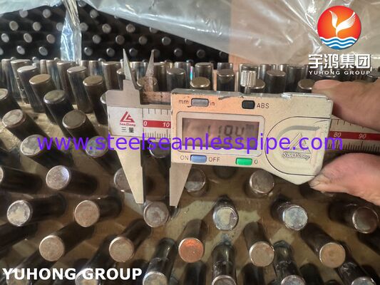 ASTM A335 P22 Studded Finned Tube met Koolstofstalen Noppen